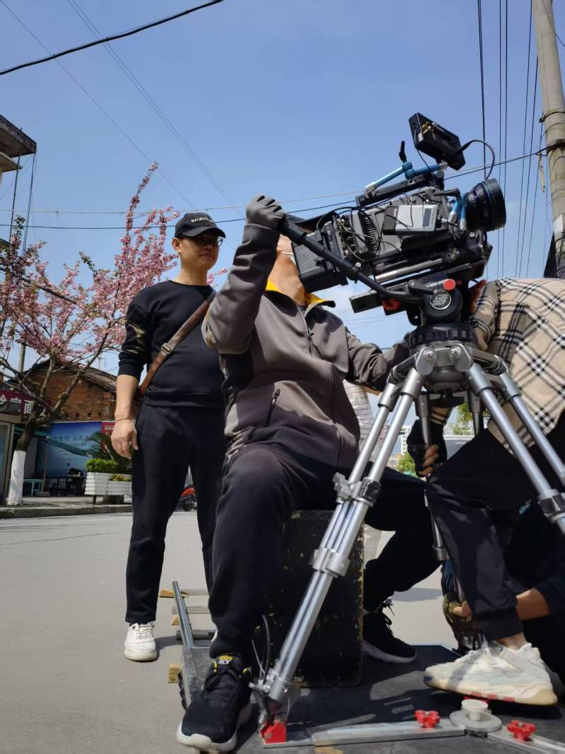 翁源县广告片拍摄：快消品牌爆款之选，网感内容适配社媒传播！